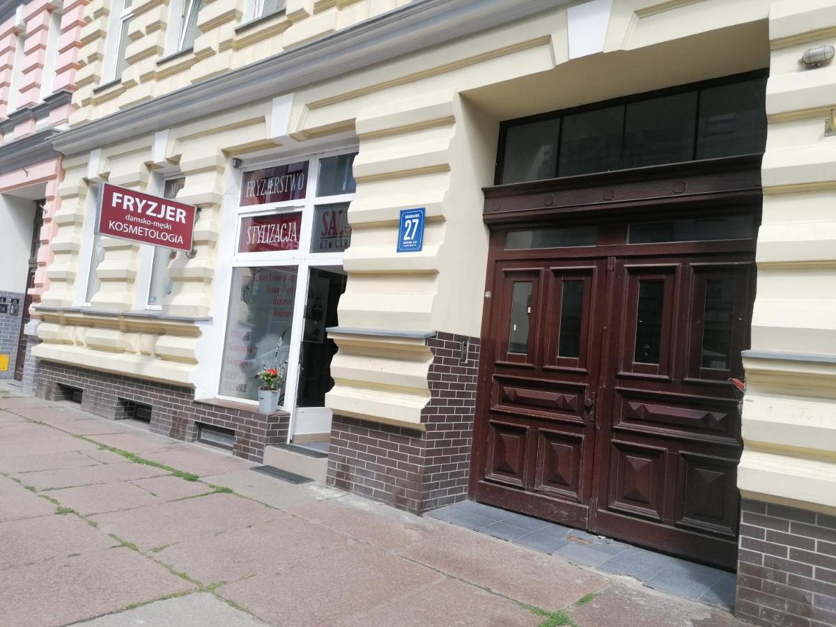Hostel Tulip - Pokoj 7 Ze Wspolna Lazienka I Kuchnia ชเตชชิน ภายนอก รูปภาพ