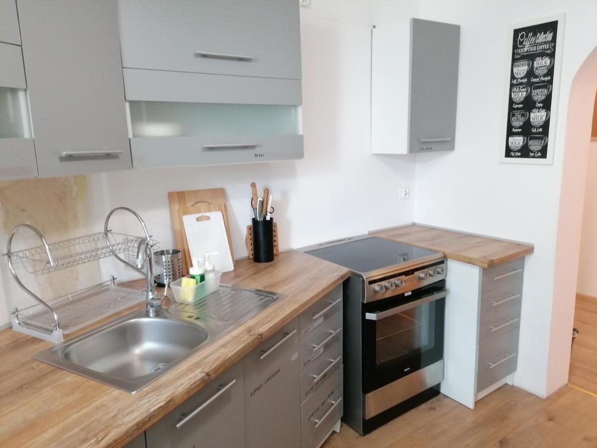 Hostel Tulip - Pokoj 7 Ze Wspolna Lazienka I Kuchnia ชเตชชิน ภายนอก รูปภาพ
