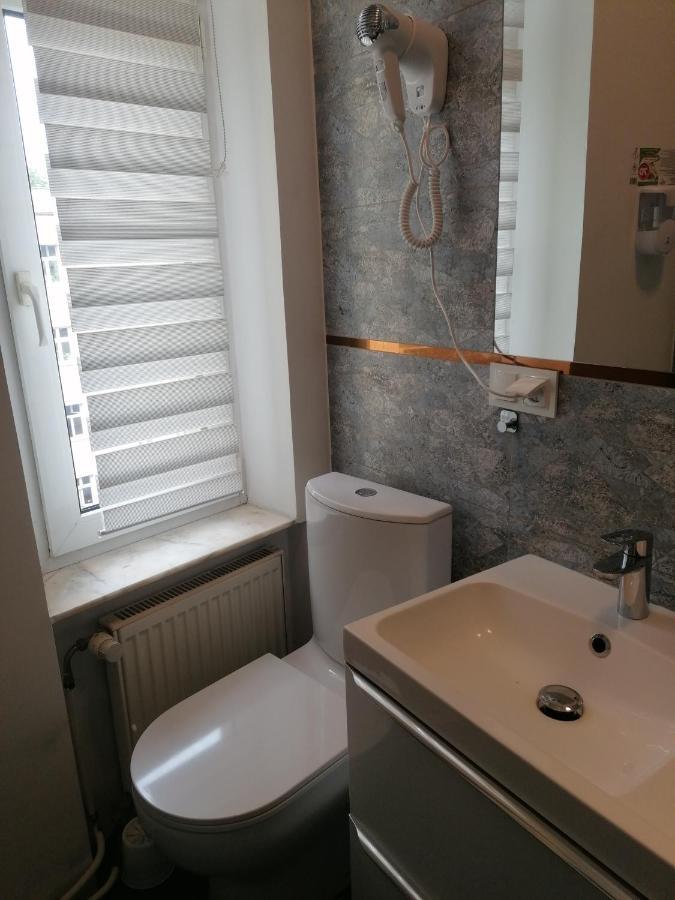 Hostel Tulip - Pokoj 7 Ze Wspolna Lazienka I Kuchnia ชเตชชิน ภายนอก รูปภาพ