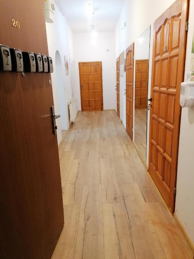Hostel Tulip - Pokoj 7 Ze Wspolna Lazienka I Kuchnia ชเตชชิน ภายนอก รูปภาพ