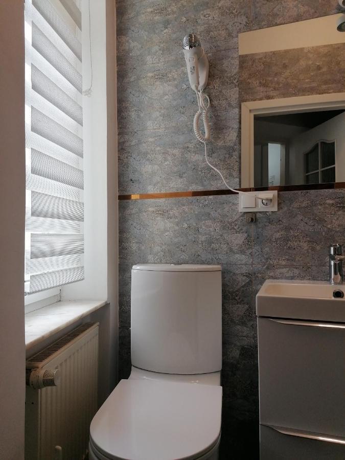 Hostel Tulip - Pokoj 7 Ze Wspolna Lazienka I Kuchnia ชเตชชิน ภายนอก รูปภาพ