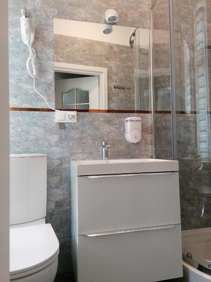 Hostel Tulip - Pokoj 7 Ze Wspolna Lazienka I Kuchnia ชเตชชิน ภายนอก รูปภาพ
