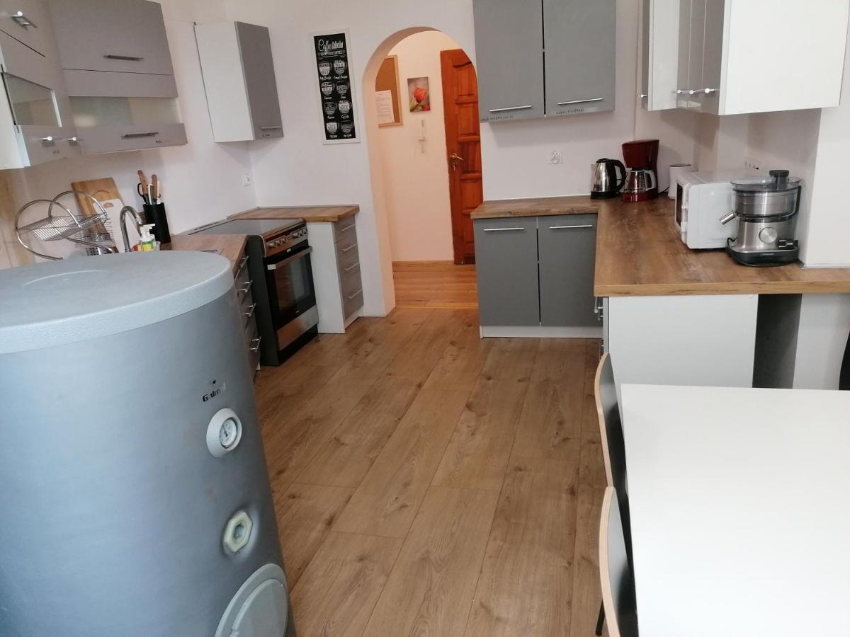 Hostel Tulip - Pokoj 7 Ze Wspolna Lazienka I Kuchnia ชเตชชิน ภายนอก รูปภาพ