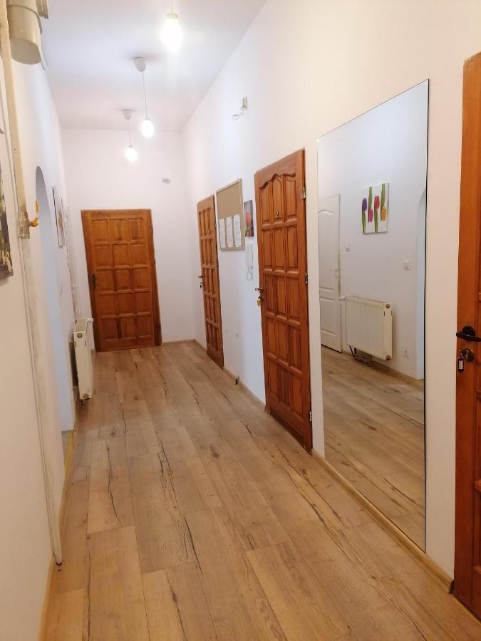 Hostel Tulip - Pokoj 7 Ze Wspolna Lazienka I Kuchnia ชเตชชิน ภายนอก รูปภาพ